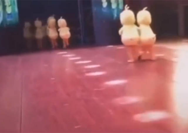 广告这么拍,才气打造顶级奢侈品品牌_hth·华体(图2) hth华体官方下载app