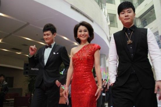 ‘hth华体官方下载app’最赚钱的修建立面:纽约时代广场LED屏的前世今生(图3) hth华体官方下载app