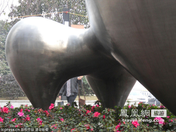 打造 “中国名片”——股价涨132.8%、零售超百亿,波司登战略成果发布“hth华体官方下载app”(图3) hth华体官方下载app